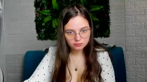 sophiedreamss online show from December 18, 2024, 1:21 pm