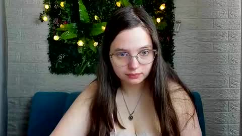 sophiedreamss online show from December 13, 2024, 9:32 am