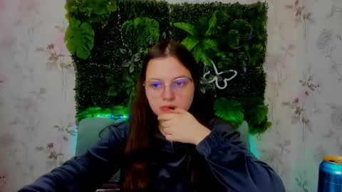 sophiedreamss online show from January 3, 2025, 8:14 am