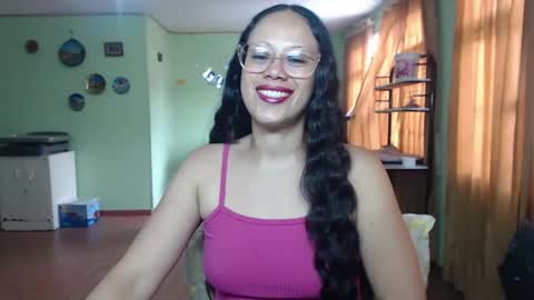 alejandra online show from November 11, 2024, 4:01 pm