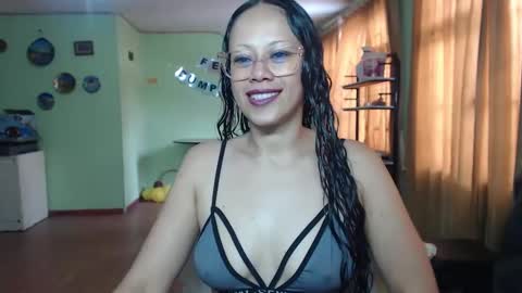 alejandra online show from November 28, 2024, 4:55 pm