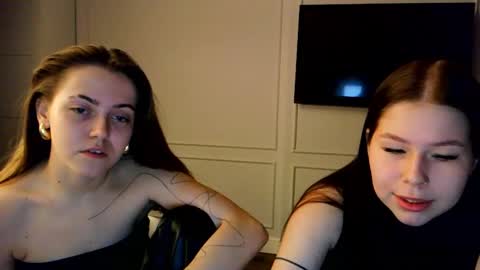 Stefania and Sasha online show from November 12, 2024, 4:47 pm