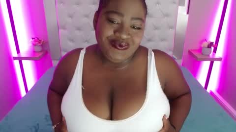 stefany_brooks online show from December 11, 2024, 11:57 am