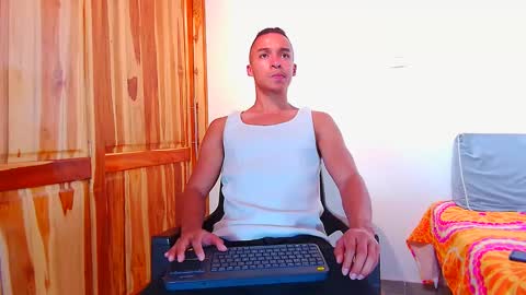 steven_modelo69 online show from December 15, 2024, 12:47 am