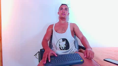 steven_modelo69 online show from December 24, 2024, 1:06 am