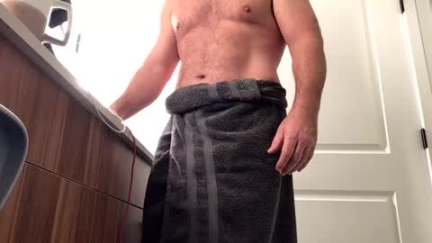 stlhotwifeguy online show from December 5, 2024, 2:41 pm