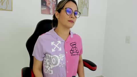 sugar_milff online show from December 13, 2024, 2:22 pm