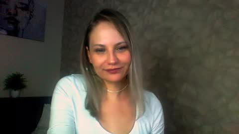 Naomi online show from November 13, 2024, 6:09 am