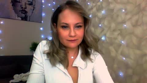 Naomi online show from November 18, 2024, 6:03 am