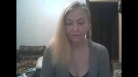 sweet4blonde67 online show from November 17, 2024, 2:22 am