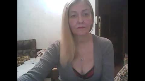 sweet4blonde67 online show from December 11, 2024, 11:46 am