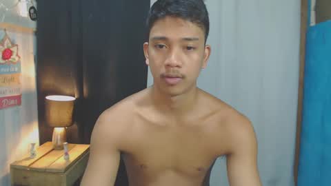 sweet_guyxx online show from November 22, 2024, 7:05 am