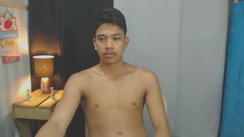 sweet_guyxx online show from December 3, 2024, 4:47 am