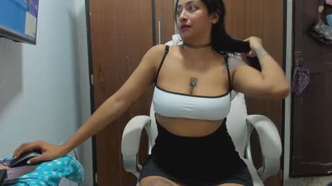 sweet_robyn online show from January 1, 2025, 4:42 am