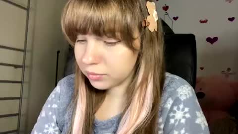 sweetalissa18 online show from November 25, 2024, 2:52 pm