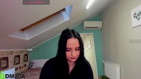 sweetfairyys online show from February 11, 2025, 8:33 am