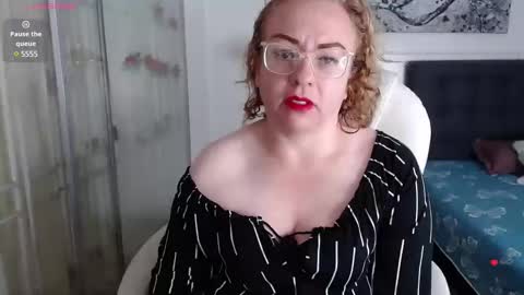 tania_goddess_ online show from December 20, 2024, 12:10 pm