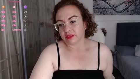 tania_goddess_ online show from January 9, 2025, 8:16 pm