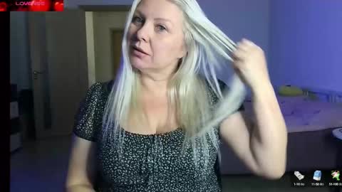 tashaa_x online show from November 24, 2024, 5:42 pm