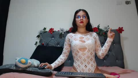 tatianaevans_ online show from January 2, 2025, 11:23 am