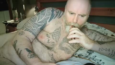 Tattooeddilf online show from November 13, 2024, 8:04 pm