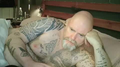 Tattooeddilf online show from November 20, 2024, 10:06 pm