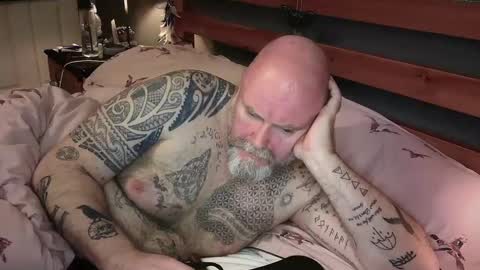 Tattooeddilf online show from November 23, 2024, 2:47 am