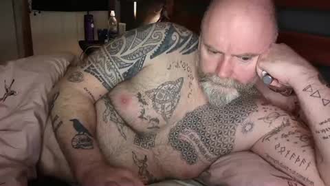 Tattooeddilf online show from December 31, 2024, 1:18 am