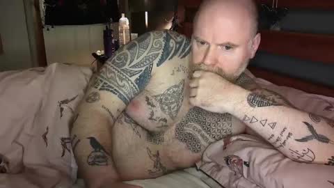 Tattooeddilf online show from December 25, 2024, 10:42 pm