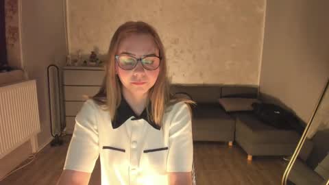 thea_lyss online show from January 16, 2025, 9:23 pm