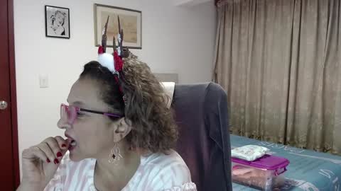 Sensual woman online show from December 14, 2024, 4:28 am