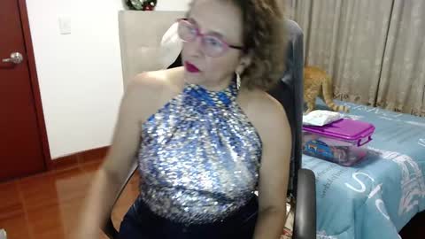 Sensual woman online show from December 12, 2024, 3:03 am