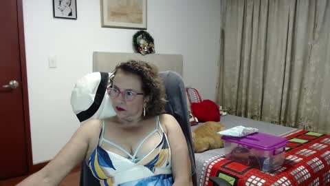 Sensual woman online show from December 19, 2024, 2:29 am