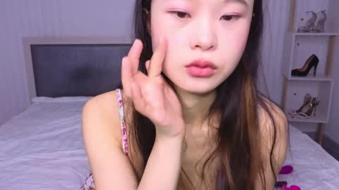 tina__kim online show from November 29, 2024, 4:37 am