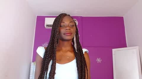 tiny_sexy_ebony online show from January 6, 2025, 7:33 pm