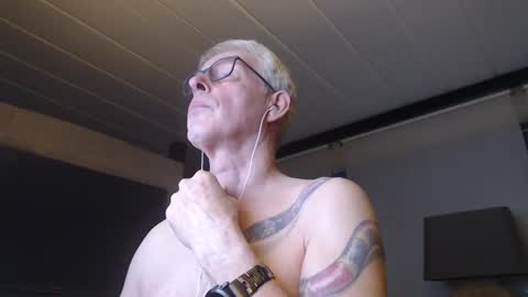 tirexxx_x online show from January 20, 2025, 6:44 am