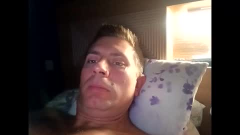 tom_horny84 online show from November 15, 2024, 11:43 pm