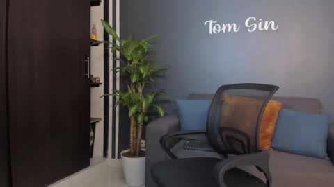 Tom Sin online show from December 27, 2024, 5:01 pm