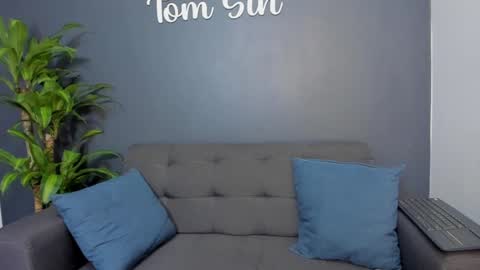 Tom Sin online show from November 27, 2024, 7:51 pm