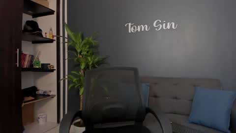 Tom Sin online show from December 4, 2024, 11:48 pm