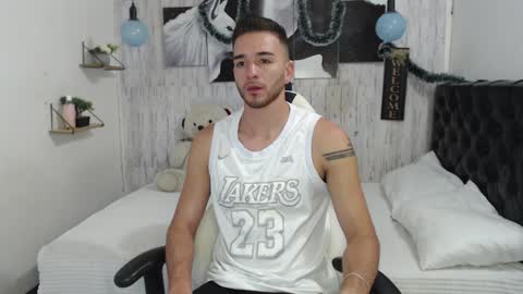 tommycash_777 online show from December 1, 2024, 4:47 pm