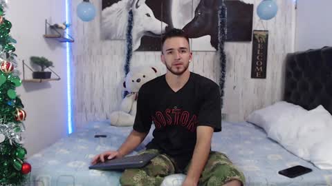 tommycash_777 online show from December 28, 2024, 3:26 pm