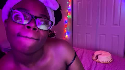 transgirl_omi online show from November 17, 2024, 3:57 pm