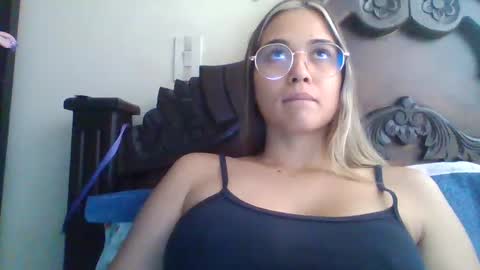 triana_bell online show from November 14, 2024, 5:35 pm