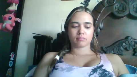 triana_bell online show from December 4, 2024, 6:23 pm