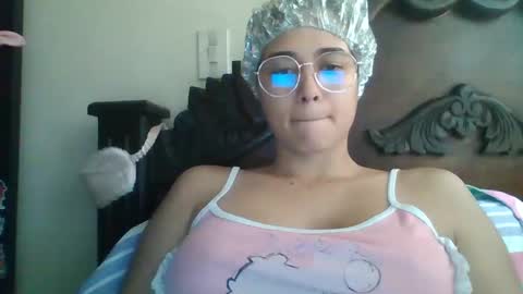 triana_bell online show from December 14, 2024, 3:13 pm