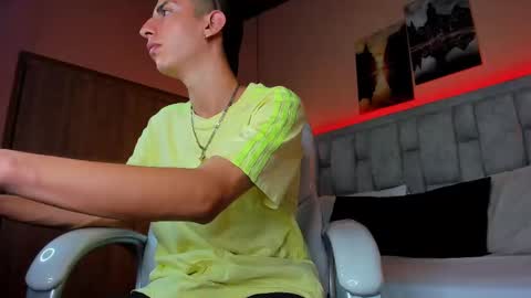 twink_scott22 online show from January 8, 2025, 6:13 am