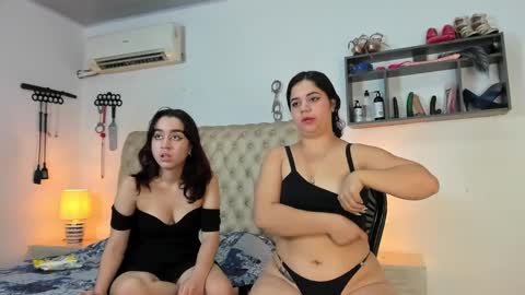 twoohotgirls online show from January 30, 2025, 2:48 pm