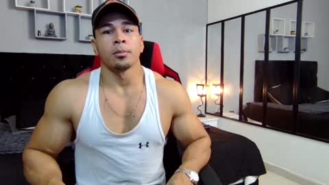 tyler_hank1 online show from November 10, 2024, 11:24 pm