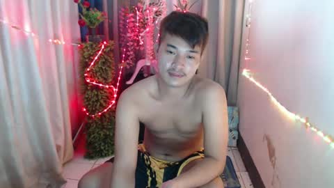 ur_hugechinito online show from January 10, 2025, 2:16 pm